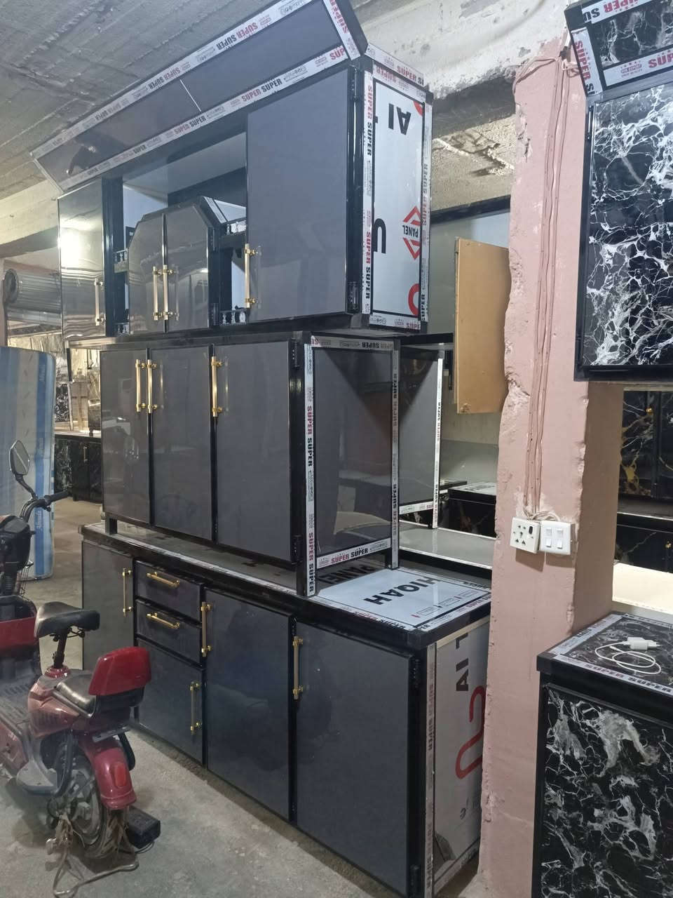 وجبة جديده من الكاونترات جديد فصال درجة اولى باسعار رمزيه ومناسبه موجود قياس... مترين.... مترين ونص.... ثلاث متر...***********
***********
