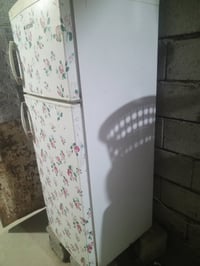 للبيع ثلاجه شرط اذا ماتجميد ترجع السعر 120 وبيها مجال  07830169488