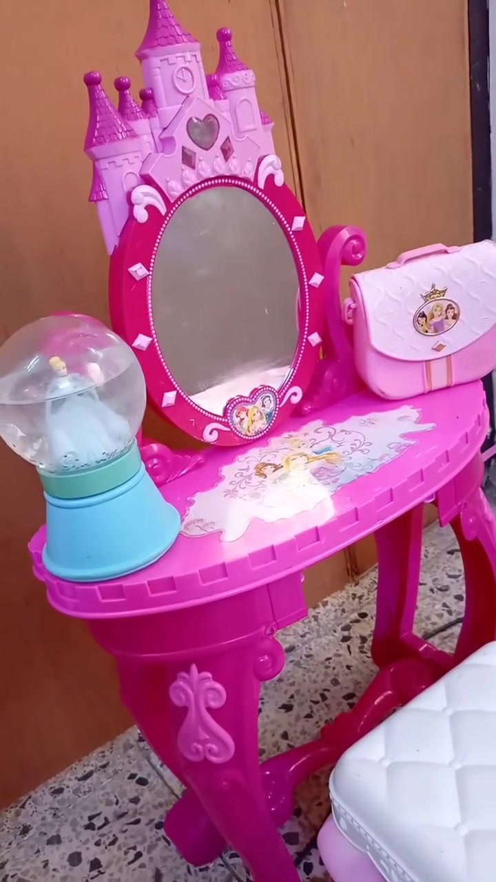 مساء الخير 🌹 .. من النوادر 🫨 ميز تواليت و طبلة مال اميرات 😍 باله و ليس تجاري 👍مناسب كهدية لبنوتاتكم الحلوات 🥹 نظافته و تفاصيله مذكورة بالكامل بالفيديو المرفق 🔥 مع كرة اميرات مائية و حقيبة اميرات هدايا إضافية 🫠 ب٢٠ الف دينار فقط 🤩


**إذا كنت صاحب هذا الإعلان وتريد حذفه لأي سبب، رجاءا أرسل رسالة إلى الدعم الفني**