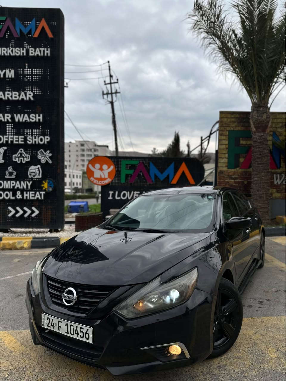 السلام عليكم ورحمه الله وبركاته 
نيسان التيما
2017
بلااااااش والسعر بي مجال بسيط
ضرر بوند و جاملغ ايرباك فقط ستيرن ومرجع 
گير محرك تبريد تدفئه كله بشررررط
دهن كير و فلتر مبدل جديد م شاد براد مال كير وشاد راديتر مال خليجي
مواصفات بصمة تشغيل و ابواب 
بصمة صندوق
تشغيل عن بعد
ويل كب 
لايت زينون 
شاشة وكامرة خلفية 
حساسات خلفية 
سيارة حيل حلوه و نضيفة داخلها جدا نضيف 
رقم و هزة و سنوية جديد 
رقم دهوك 
تحويل +غرامات بشرط
السعر ١١٣ وبي مجال بسيط للشراي
مكانها دهوك 
الخاص مفتوح
وبالعافية ع ياخذها 
للاستفسار ***********
*********** دهوك, العراق
