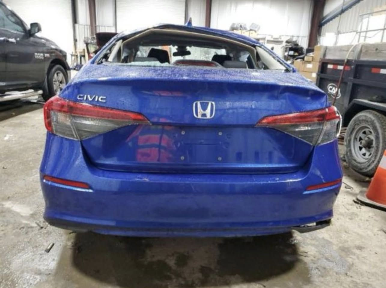 هوندا سيفك موديل 2023 محرك 2000 تيربو سلايد تشغيل عن بعد بصمه كشنات تدفئه  السياره موجوده بغداد 
*********** 
110 السعر
