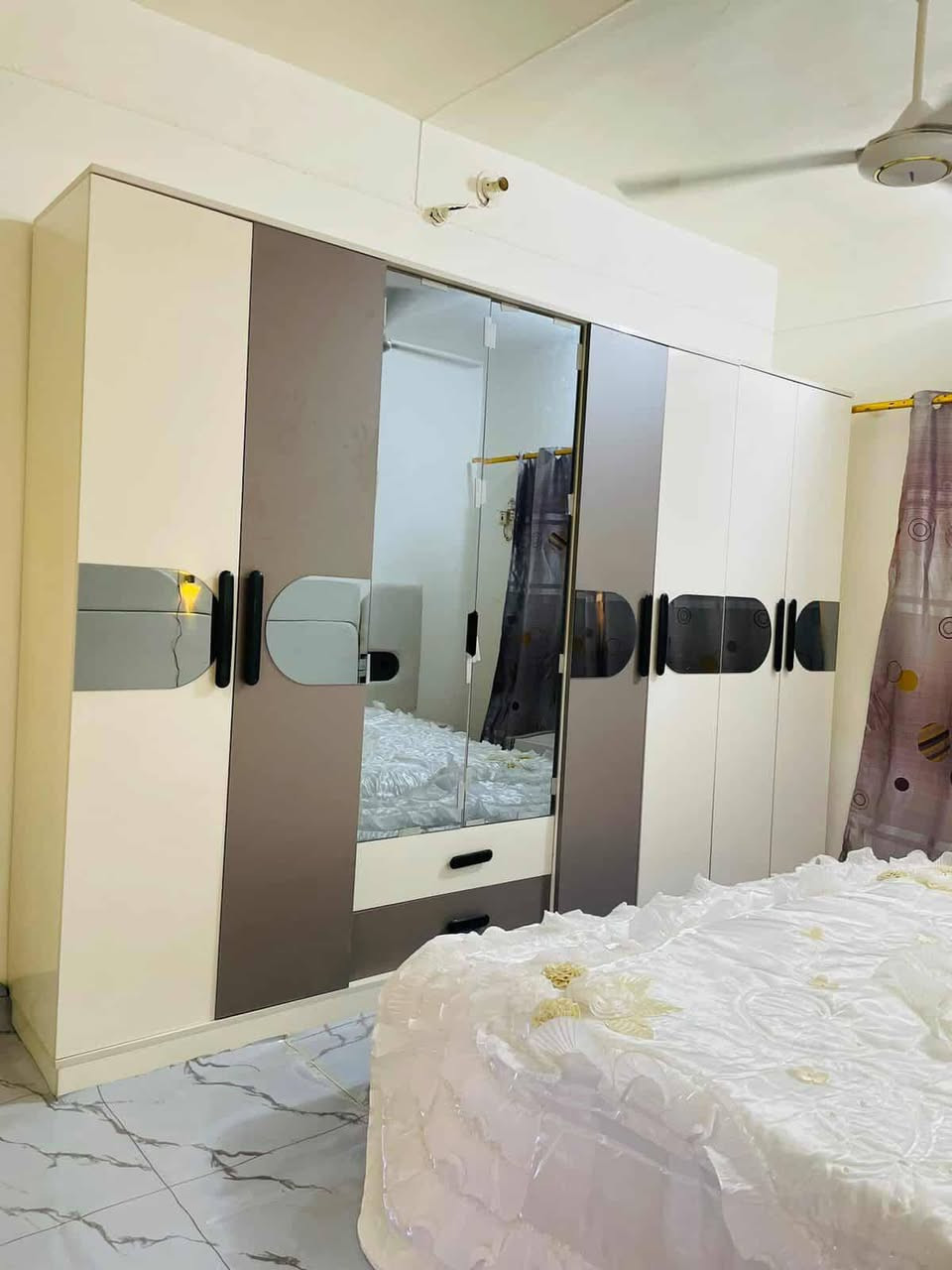 عندي غرفة تركية جديدة نازكة وحلوة
ما مستعملة أبد صارله شهر
شرط شوف عينك
فقط انشدت وبقت على وضعها محد استعملها نظافة 95 ٪ متكونة من 10 قطع
السعر مليون و100 مع مجال للشراي
المكان سماوة. مستعجلين على بيعتهة


**إذا كنت صاحب هذا الإعلان وتريد حذفه لأي سبب، رجاءا أرسل رسالة إلى الدعم الفني**