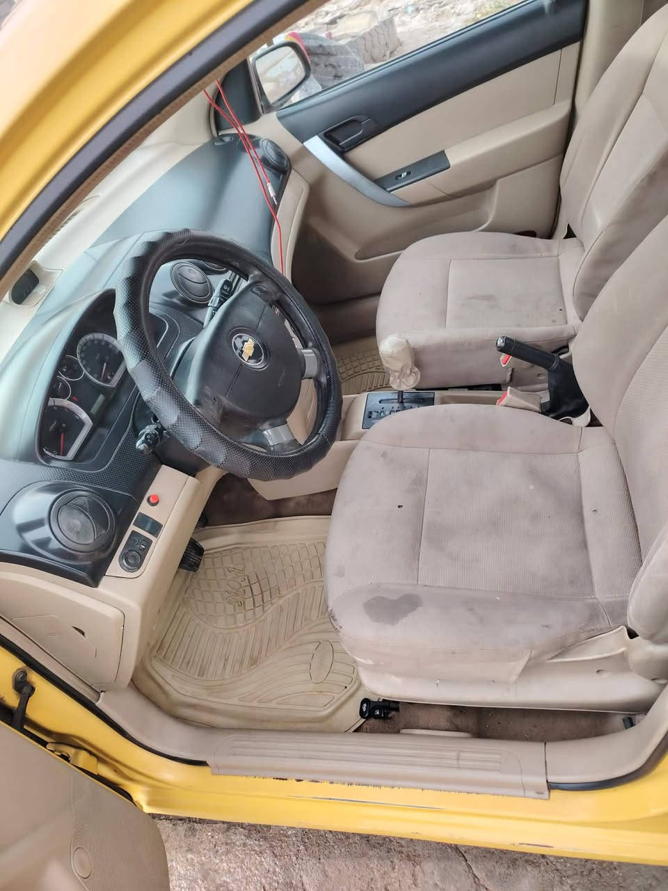 السلام عليكم
افيو للبيع موديل ،2011 وارد خليجي 
شركة عامه أصل صفر بلادي 
بيه شبر بارد ب جاملغ الايمن لا فتح لا تبديل لأ صبغ 
والباقي كفالة عامه مكينه لا تنقيص لا تبخير مكينه كير تخم تاير حدادية كله جديده تبريد ثلج كهربائيات كله شغال مكينه مفتوح فول اتوماتيك الاستفسار على هذا رقم ***********
