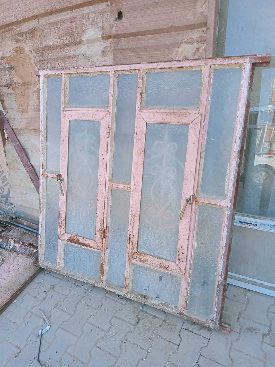 السلام عليكم
بيبان للبيع بسعر مناسب 
باب المنيوم عدد ثنين وباب محل دفتري وجام خانه وايضا توجد شبابيك للبيع 

للاستفسار الاتصال برقم 
***********
