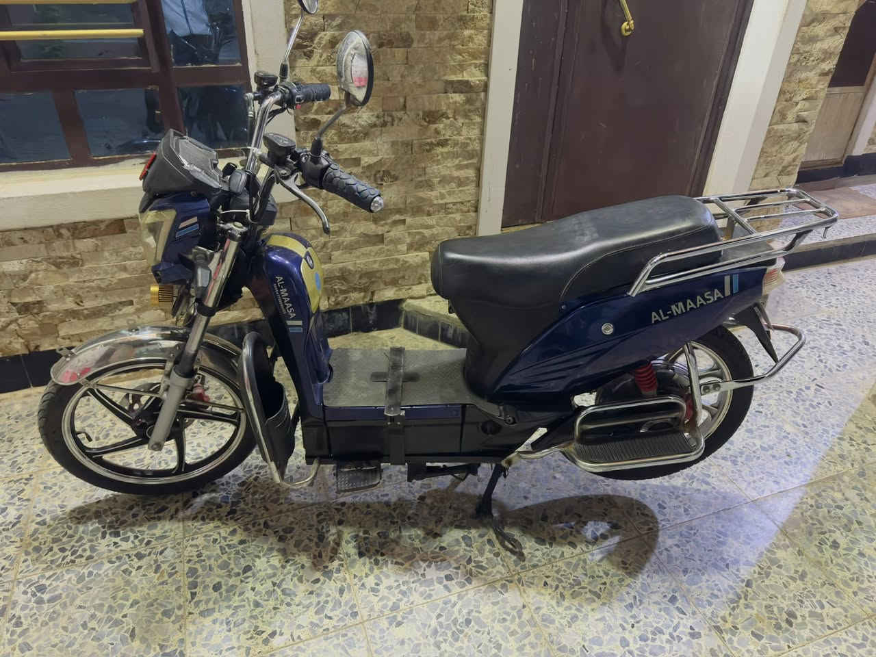 السلام عليكم هارلي موديل 23 فول نظافة كدام العين بطاريات كدام العين وعلى الفحص مكاني الجولان ماعندي حجز 
السعر 375
***********
***********
