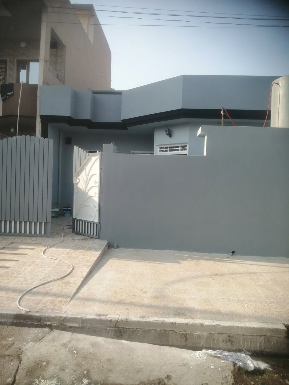 السلام عليكم صبغ ديكور رسم سقوف ثانويه معالجه الرطوبه صبغ الغرفه ٢٥ الف عمل فقط ربيع الصباغ ***********
