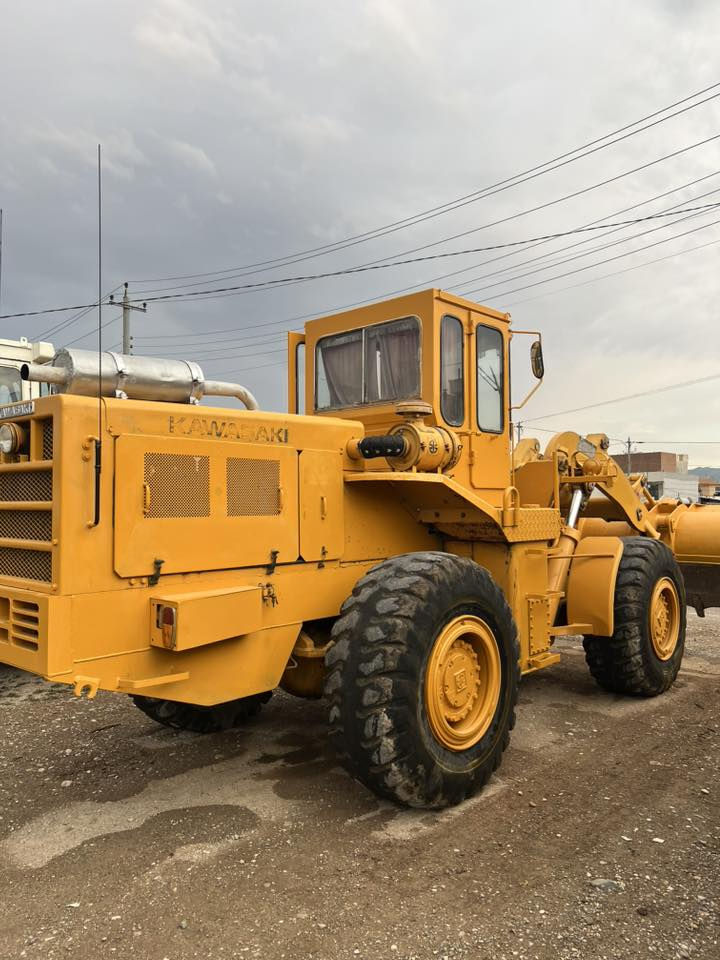 شفل 80 موديل 82 
ساعات عمل 9 الف رقم نينوى
سجين بلادي جاهز جديد  بس كيله صبخ
مكان زاخو   ***********
