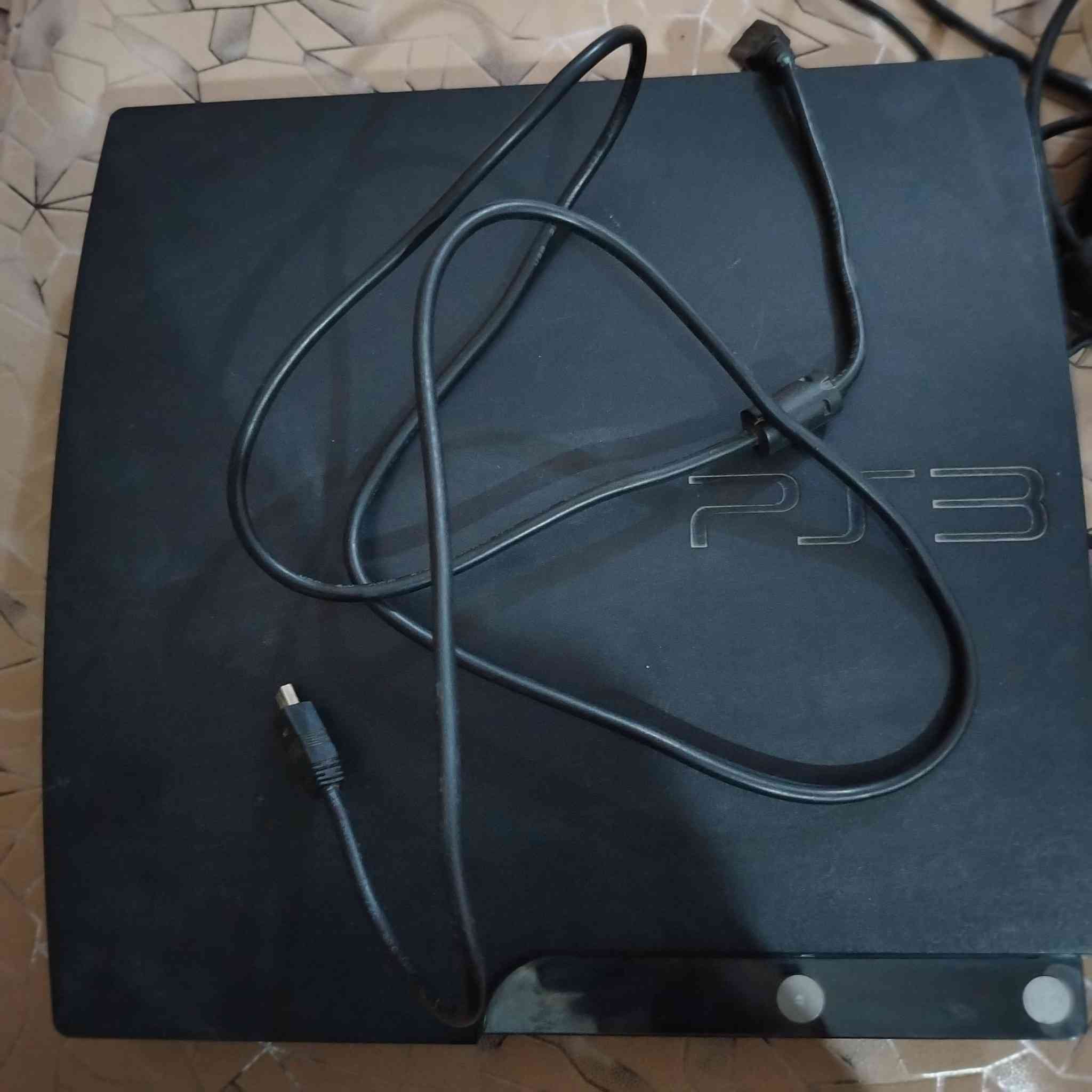 السلام عليكم
بلي 3 سلم للبيع شرط مابي كلشي العاب بي اكثر من 30 لعبه بيس، 2024 بي فيفا معا 3 جوستكات وحده بلاتوث ثنين كيبل السعر 110 الشراي يجي خاص او التواصل على الرقم 
***********
