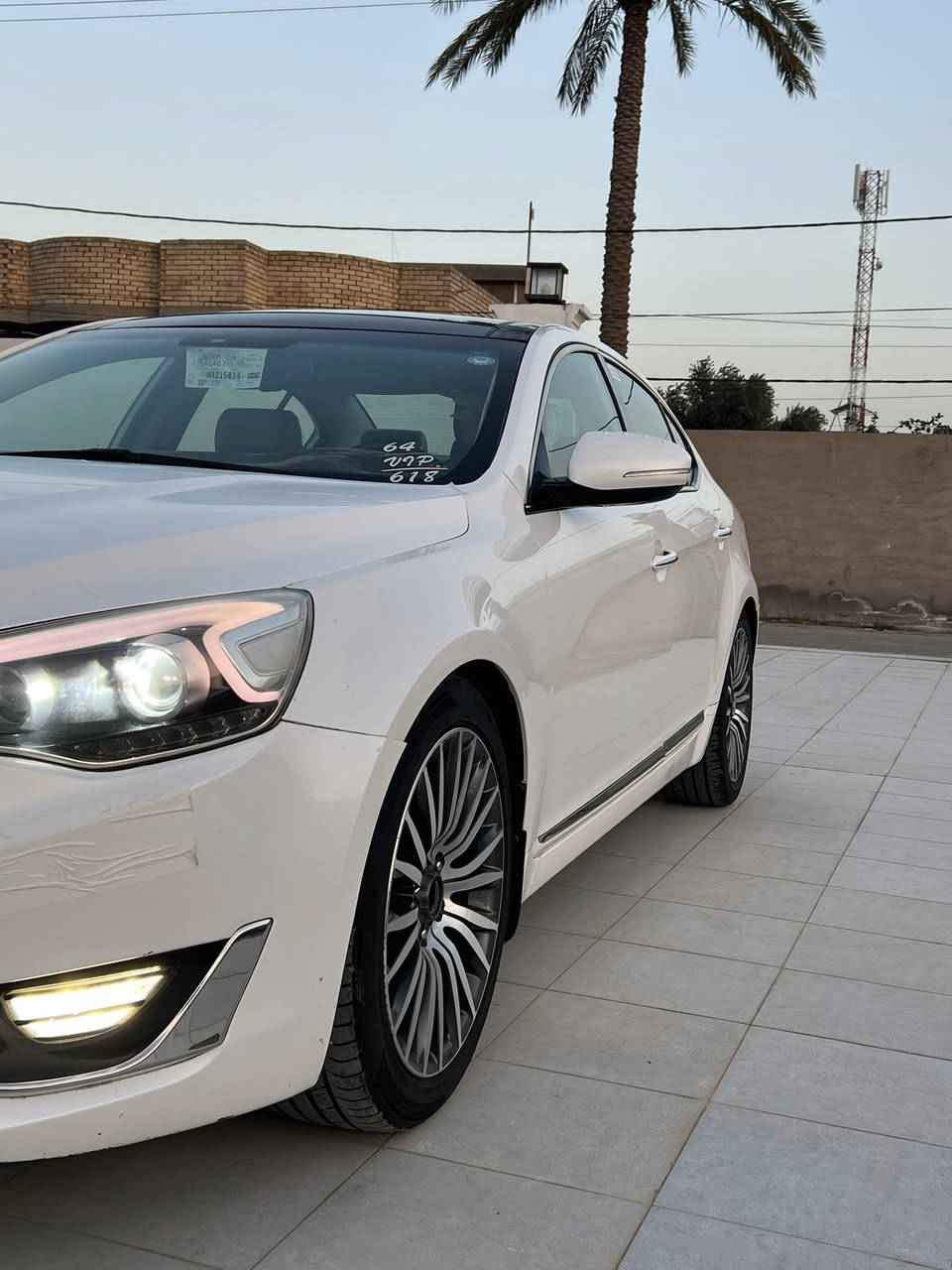 السلام عليكم
كادنزا 

الموديل: 2014

الصبغ: لايوجد مكفوله

المواصفات: 1/1 فول ملكي 

1- لايت زنون 

2-مقاعد تحكمات هيتر تدفئه وتبريد 

3-خمس بصمات 

4- برده خلفيه متحركه

5-شاشه حجم كبير 

6- منافذ شحن عدد 2 

8- تحكمات ستيرن 

9- مرايات قلاب وترحيب 

11- محرك 3500 دوش خليجي

رقم اربيل الدولي الجديد السياره بأسمي ثاني يوم تحويل وسنويه جديده 

السعر/ 165

للاستفسار/ ***********
