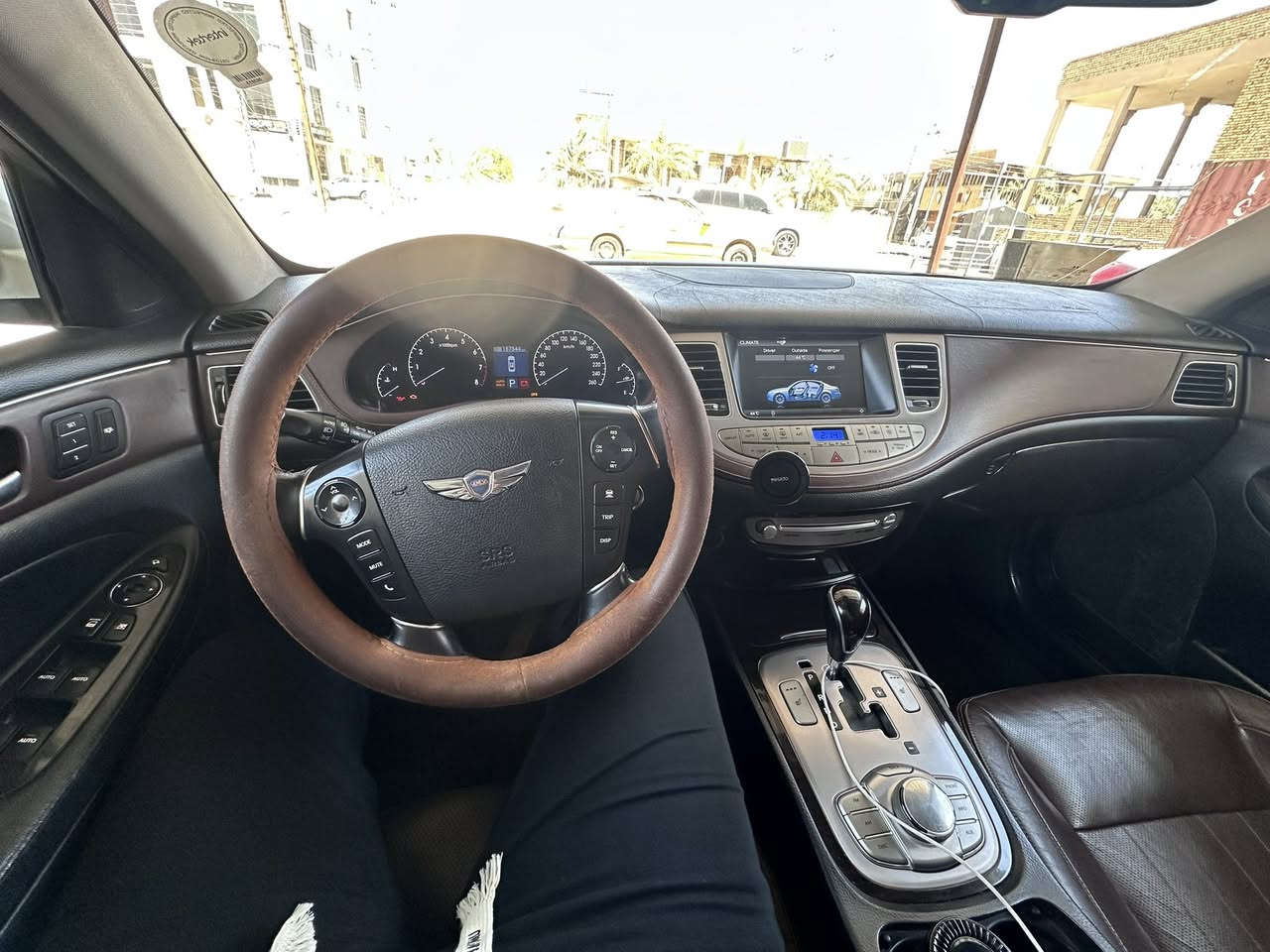 جينسس 2013 رويال vip 
خليجي رقم اربيل سنوية للـ2027
بيها قطعة صبغ وقبق الجنطة مبدل بلاد
السيارة كاملة مابيها كل نقص من حدادية تايرات 
السعر 143 وبيها مجال وكلشي موجود بالسوك ع النظافة
اتصال فقط ***********
