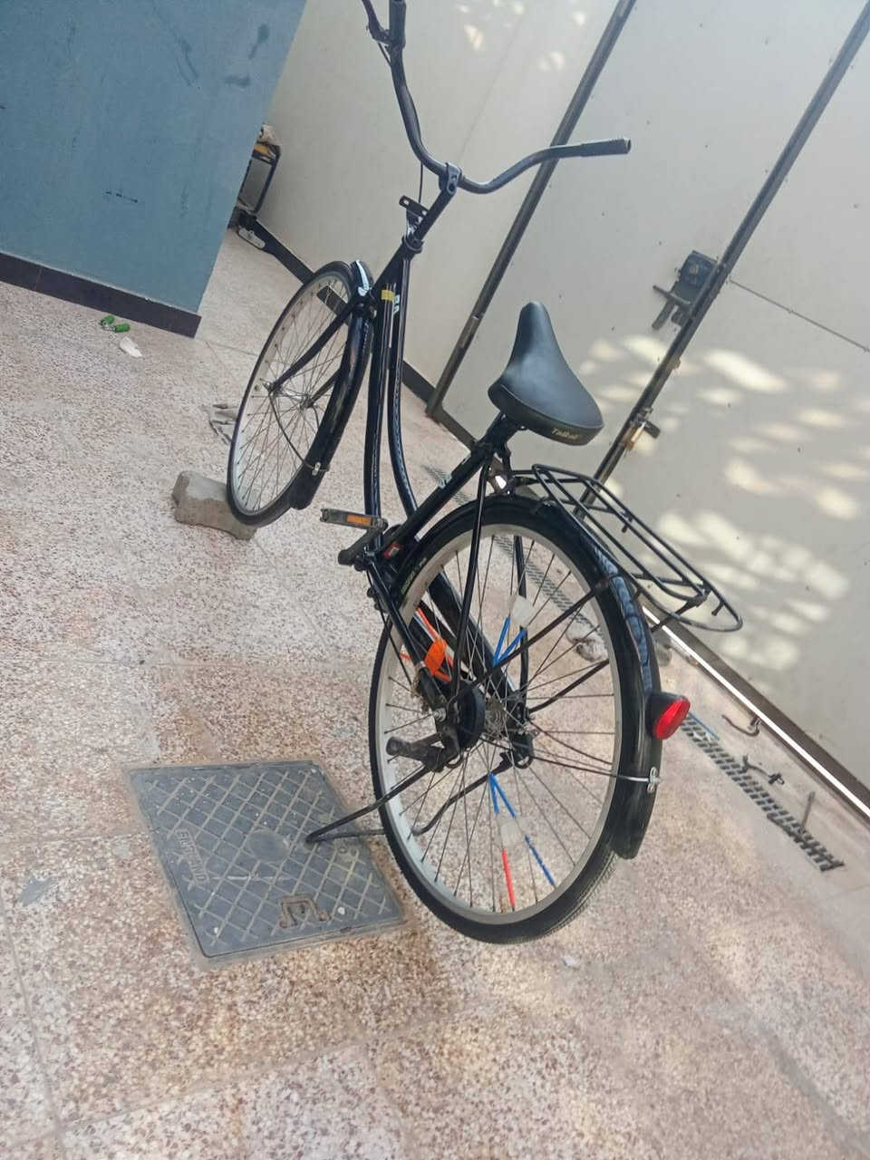 بايسكل حجم 26للبيع بي دي نضيف كلش العنوان نجف حي النداء***********
