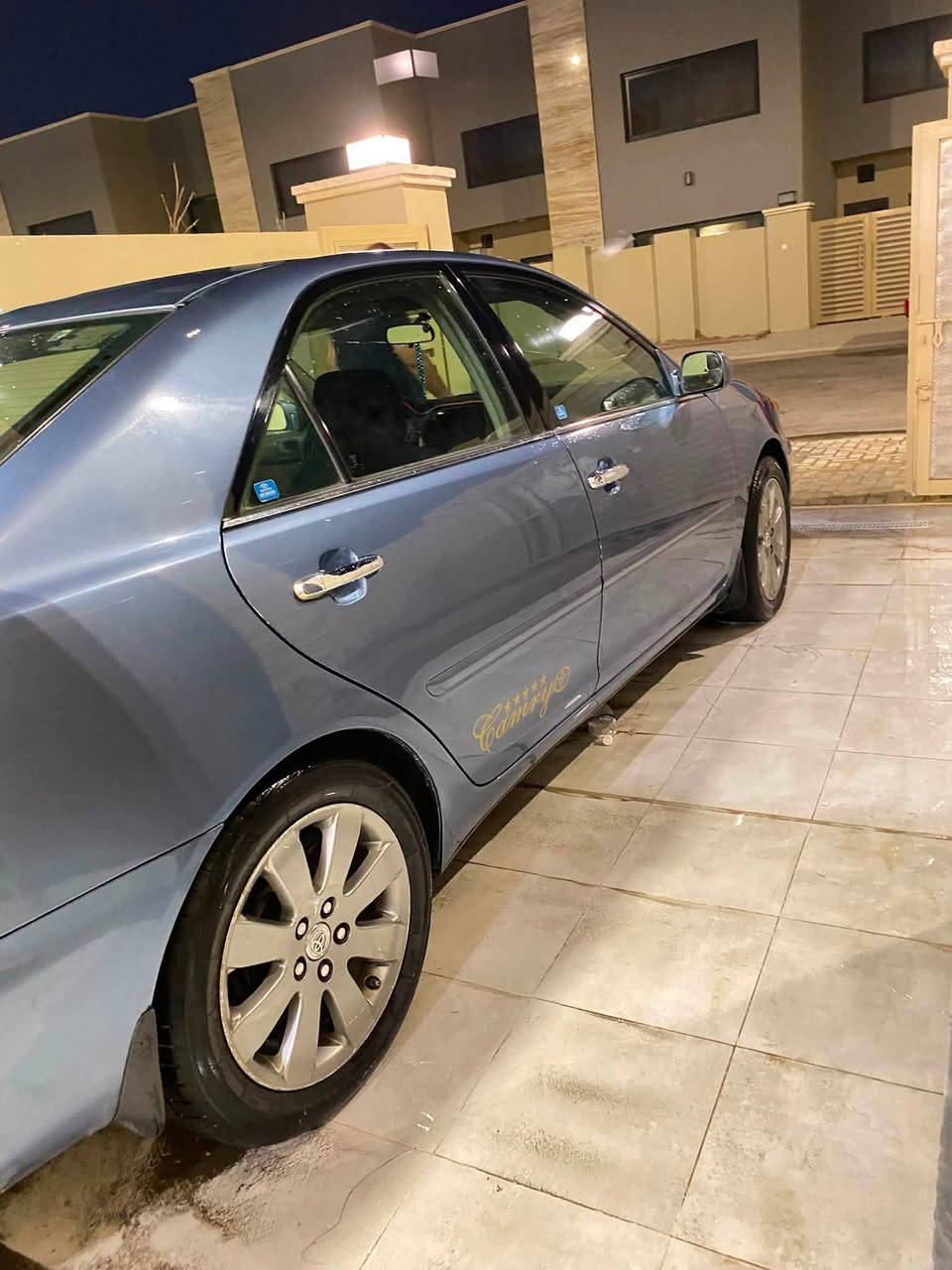 السلام عليكم كامري ٢٠٠٢ شكل ٢٠٠٦وارد امريكي بيها جاملغ خلفي وبالعراق بابتين مال سايق وراجعات نفسهن السيارة مرشوشة موجود الفديو قبل الرش حزام جماليه قماره ما واصلها رش كشنات جلد صدر امامي وخلفي تبريد وي السويج مثبت سرعة كروز وشاشة وكامرة مشاء الله كاملة على اخر حبه مكاني كاظمية جكوك. 
رقمي بي واتساب.  سعرها٨٧
***********
