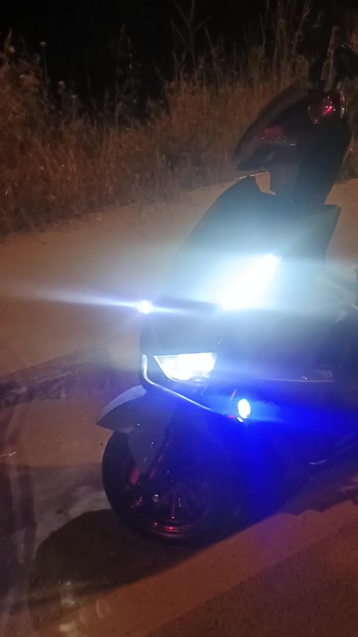 السلام عليكم 🌹
دراجة شحن كهربائية للبيع ⚡🔥
✅ ملف 2000 واط قوي ✅ بطارية دبل كبيرة 🔋🔋 ✅ قفل ستيرن 🔒 ✅ درع كامل حول الماطور 🛡️ ✅ بريكات دهن 🛑 ✅ تمشي بالشحنة الواحدة حوالي 70 كم 🚲 ✅ سرعة تصل إلى 70 كم/س 💨 ✅ اقتصادية وعملية للاستخدام اليومي
للجادين بالشراء التواصل على الخاص 📩
سعر مناسب


**إذا كنت صاحب هذا الإعلان وتريد حذفه لأي سبب، رجاءا أرسل رسالة إلى الدعم الفني**