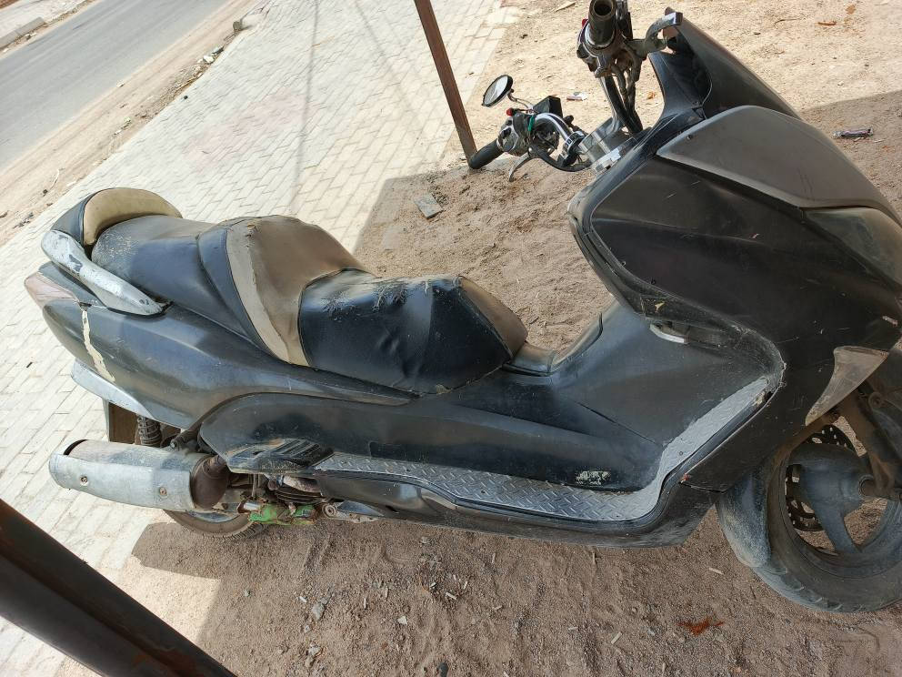 سلام عليكم دراجه فورزه نضافتها شوف عينك دراجه ناعمه مكينتها شلعتها تخبل معدل بلمشي كهربائياتها مابيها نقص كله شغال مجفته دراجه بوش وبستم اصلي مو تجاري امبي ثري سماعات لايت عالي ناصي رماش اشاير رباعي كلشي شغال بيع او مراوس حسب القناعه مكاني ناصريه مركز منطقه المهيديه شارع المدرسه رقمي *********** المو شراي لايتعبني وتعبه ناصرية, ذي قار
