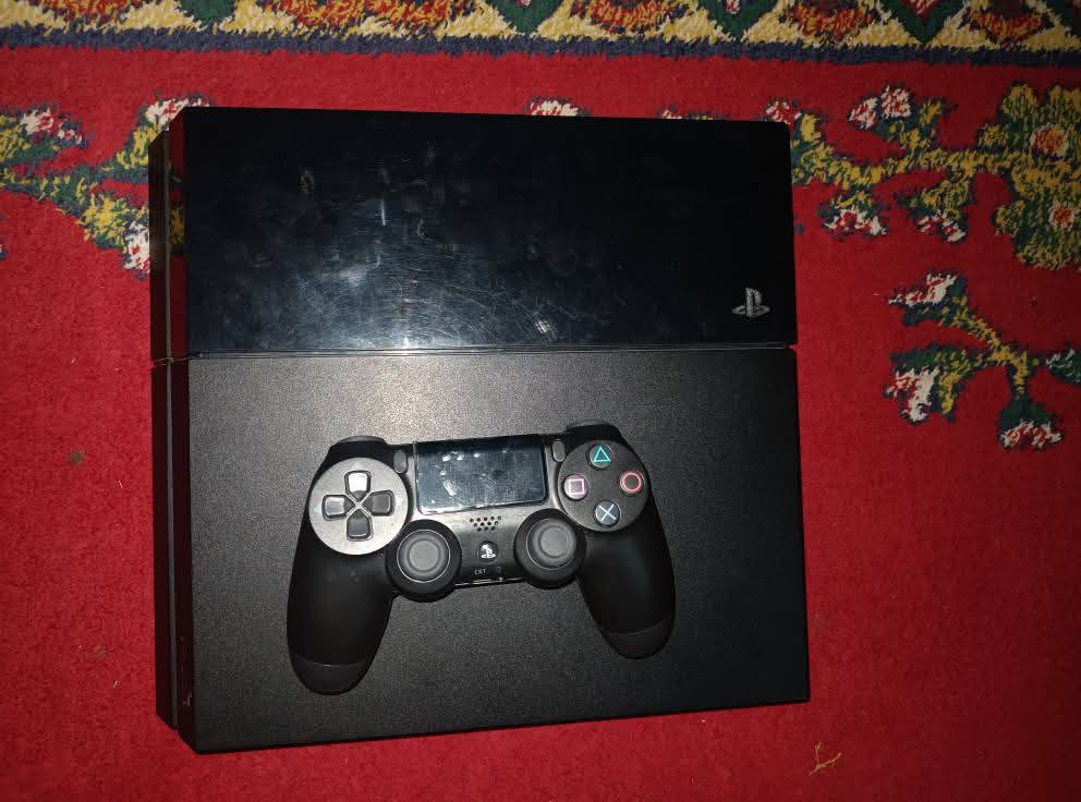 بسم الله الرحمن الرحيم
يوجد بلي 4 للبيع :
1 الجهاز تحديثه 12.52 مهكر 
2 مساحة الجهاز 500gb 
3 الجهاز مفتوح ومبدل قاعدة hd 
4 الجهاز يجي مع يده تجاريه مع كيبل تشغيل 
5 العاب : بيس 2021 محدثة الى 2026 و فيفا 24 وufc4 و call of duty black ops 3 و wwe25 و a way out مع العاب بيس القديمه 
السعر 180   مكاني الفلوجة الي يريد يشتري يجي خاص 
ادمن وافق ❤
لايوجد توصيل


**إذا كنت صاحب هذا الإعلان وتريد حذفه لأي سبب، رجاءا أرسل رسالة إلى الدعم الفني**