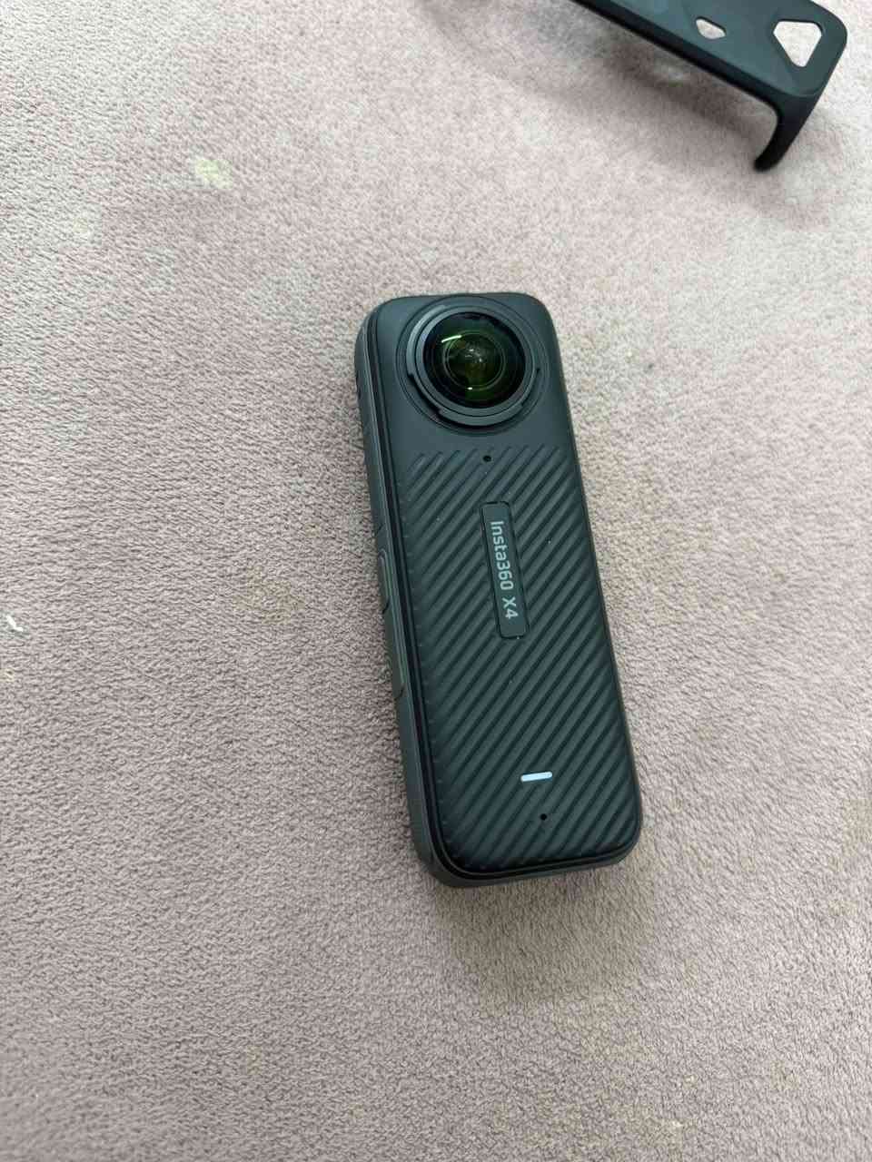 سلام عليكم
كامره insta 360 X4 للبيع 
نضيفه كلش مكفوله من كلشي
 وياها رام 32G
 كفر حمايه
لزكه شاشه
عصا طويله
ملحقات اضافيه خاصه بتثبيت الكامره ع الخوذه
جنطه خاصه بيها
مكاني بغداد كاظميه ***********
