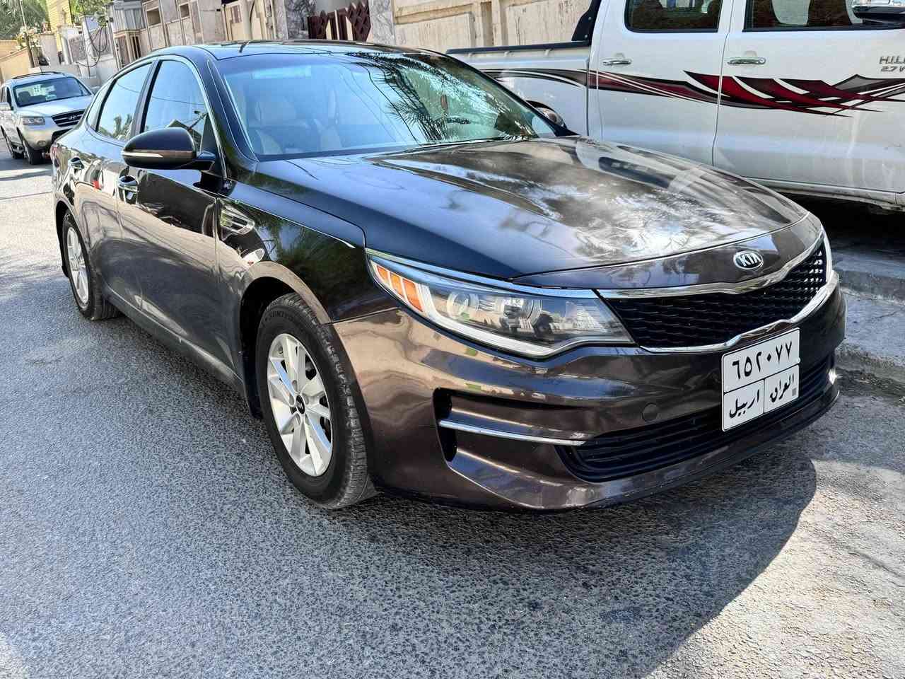 السلام عليكم 

كيا اوبتما موديل 2018 امريكي
محرك 2400 
مواصفات fe
رادار جانبي 
كامرا حساس بلادي 
شاشه كبيره تدعم كار بلي 
اشاير مري 
وباقي المواصفات معروفه 
السياره حادثها بسيط جداً بدون ايرباك 
حادثها سطحي بنيد فقط ...
السياره جاهزه من كلشي كير محرك  برغي ممفتوح ... حداديه تخم تاير تبريد كله جديد.
السعر125$
العنوان.. كربلاء المقدسة 
للاستفسار. ***********
