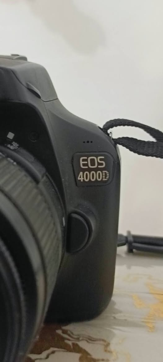 📸 للبيع كاميرا Canon EOS 4000D
المواصفات:
الموديل: Canon EOS 4000D
دقة المستشعر: 18 ميجابكسل APS-C CMOS
تصوير فيديو: Full HD 1080p
شاشة LCD مقاس 2.7 إنج
Wi-Fi مدمج لنقل الصور إلى الهاتف
عدسة Canon EF-S 18-55mm f/3.5-5.6 III
تصوير بصيغة JPEG و RAW
نظام تركيز تلقائي 9 نقاط
سرعة تصوير متتابع 3 إطارات بالثانية
تدعم بطاقات SD / SDHC / SDXC
مناسبة لـ: التصوير الفوتوغرافي، المناسبات، التصوير الرياضي للمبتدئين، وصناعة المحتوى


**إذا كنت صاحب هذا الإعلان وتريد حذفه لأي سبب، رجاءا أرسل رسالة إلى الدعم الفني**