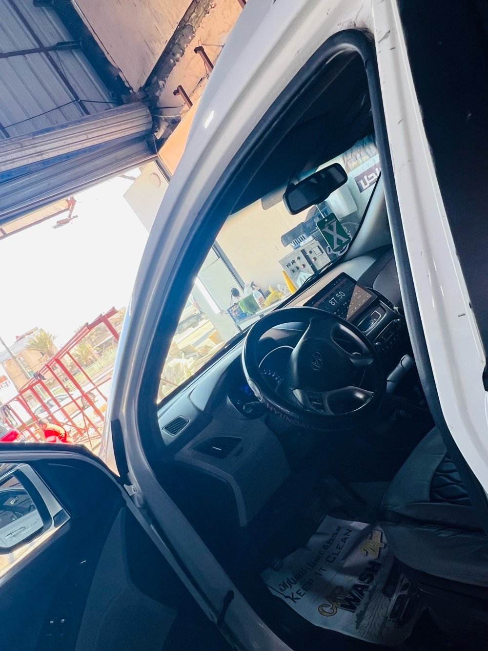 توسان 2013 جديده جداً السيارة 
بيها أماكن بارد فقط 
ماشية 170 
محرك كير مكفووول
مواصفات معروفه 