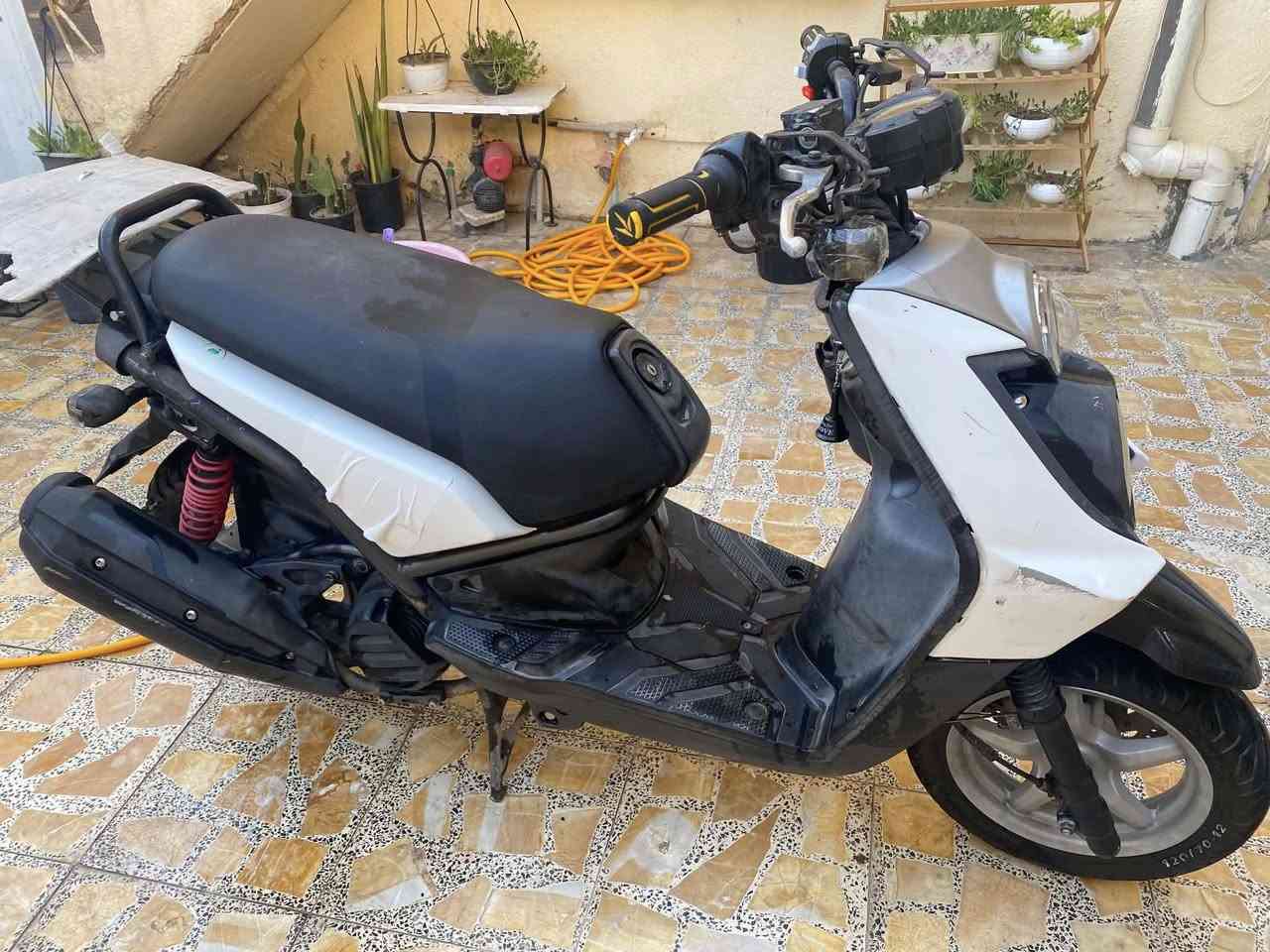 سكنس جبلي للبيع ملاح  فول
الدراجه وكيل بيها عقد مال دهن بشركه 
المكينه اطيك بيها كفاله شكد ماتريد
الدراجه كلها ختم واحد  
جيب وياك مصلح وتعال
السعر  1250 مليون وربع وبيها مجال حك الجيه
موجود رقمي ***********
