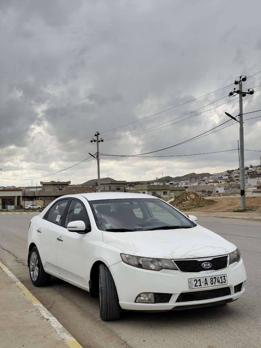 سەرەتا بەناوی خوای گەورەو میهرەبان کیا سیڕاتۆ مۆدێل 2011 شتێکی تا بڵێی جوان و تایبەتە بێ بۆیاغ دوو سێ پەڵە ساردی هەیە سەقفی کەمێک تەرزە کووتە باقیاتی بەشەرت گێڕ و مەکینەی بەشەرت نەکراوەتەوە دەبڵ گێڕ عاد و تۆماتێک تەحەکوماتی سەر سوکانی هەرە ویل 17 بۆ زانیاری زیاتر پەیوەندی بکە لە خزمەت داین ژ.م ***********  *********** كويسينجاك, أربيل
