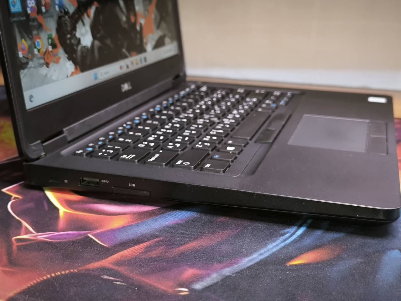 💻 Dell Latitude 5490 | دل لتيتيود 5490
(متوفر الآن: 22 قطعة)
​🔍 المواصفات التقنية:
​المعالج: Intel Core i7 (الجيل الثامن - فئة U).
​الرام: 8GB DDR4 (قابل للتطوير).
​الهارد: 256GB SSD M.2 (قابل للتطوير).
​الشاشة: 14 بوصة بدقة FHD.  
​كرت الشاشة الداخلي: Intel UHD Graphics بسعة تصل إلى 4GB.
​كرت الشاشة المنفصل: NVIDIA GeForce MX130 (بواقع 2GB).  
​الكيبورد: عربي/إنجليزي، ضوئي ليزري.
​🎁 الملحقات:
(حقيبة، شاحن أصلي، ماوس، ماوس باد، تغليف كرتوني آمن).
​🛡️ الضمان والخدمات:
​فحص المواصفات والنظافة قبل الاستلام.
​ضمان استبدال لمدة أسبوع كامل.
​تنصيب ويندوز والبرامج الأساسية مجاناً.
​💰 السعر: 365,000 دينار عراقي.
​📍 الموقع: بغداد - الأمين الثانية.
🚚 التوصيل: متوفر لجميع محافظات العراق.
​📞 للحجز والاستفسار:
***********
***********
