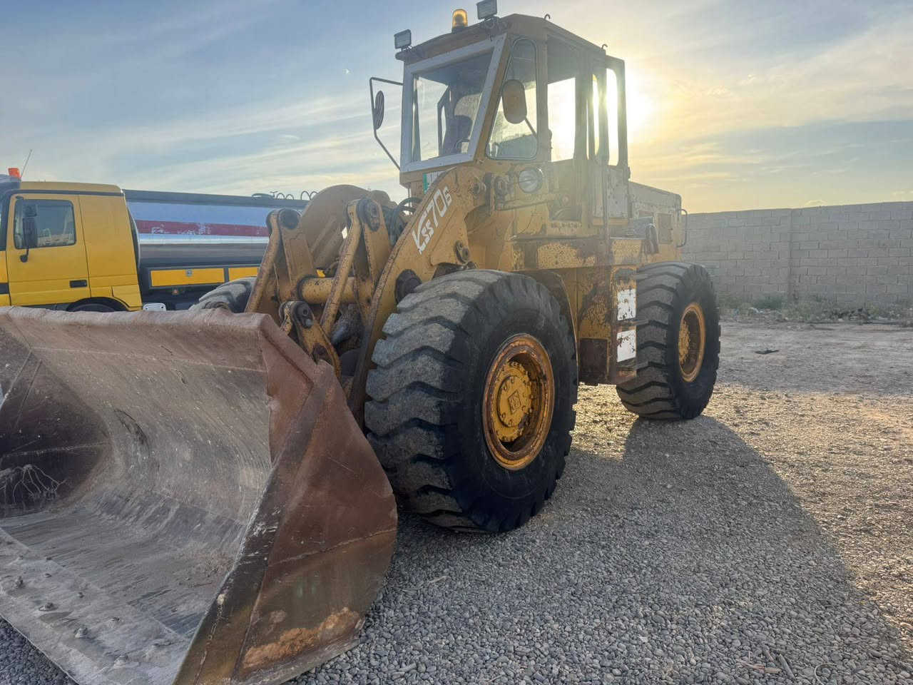 🚜 للبيع شفل Kawasaki 70B موديل 84
✅ مكينة أزوزة لا تنقيص ولا تبخير
✅ كير بلادي شرط
✅ رفع ودفع شرط
✅ جاهزة للشغل وما بيها نقص برغي
📍المكان: الأنبار - راوه
📄 الرقم بغداد تحويل ثاني يوم صينية بلادية
💰 السعر المطلوب: 180 ورقة وبي مجال
📞 للتواصل: ***********
#شفل #كاوسكي #Kawasaki #شفلات #معدات_ثقيلة #العراق #بغداد #الأنبار #راوه #بيع_وشراء #معدات #شفل_للبيع #معدات_انشائية #HeavyEquipment #Iraq #لودر #كاوسكي70B
