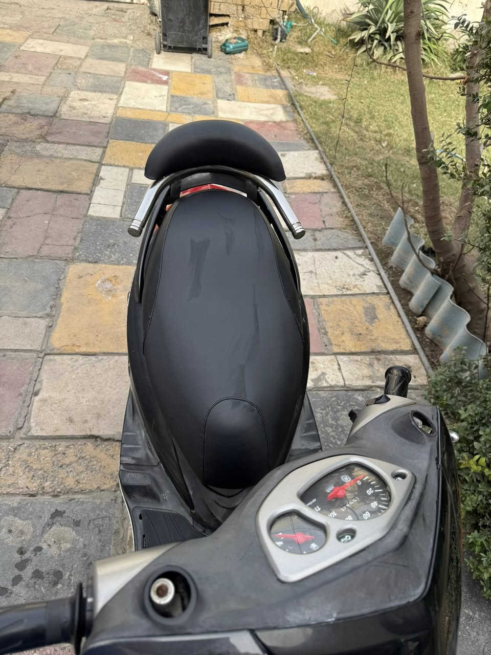 سلام عليكم للبيع سكنس ياباني 110ستاند كهرباء بلاديه كله جديده اي نقص مابيه السعر 800وبيه مجال بسيط للاستفسار ***********مكاني بغداد حي القاهره فقط التريشه نكسرت وجبت غير لون اصليه
