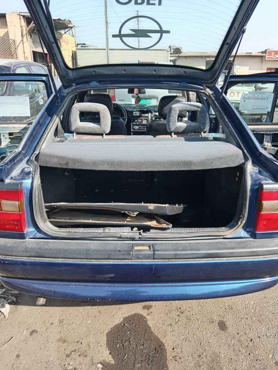 السلام عليكم اوبل فيكترا موديل 92 رقم جديد هزه جديده رقم انجليزي حجم 16 طخم تاير جديد باتري جديد محرك لا صرف ولا نفخ طخم معمر جديد  ، ***********////***********
