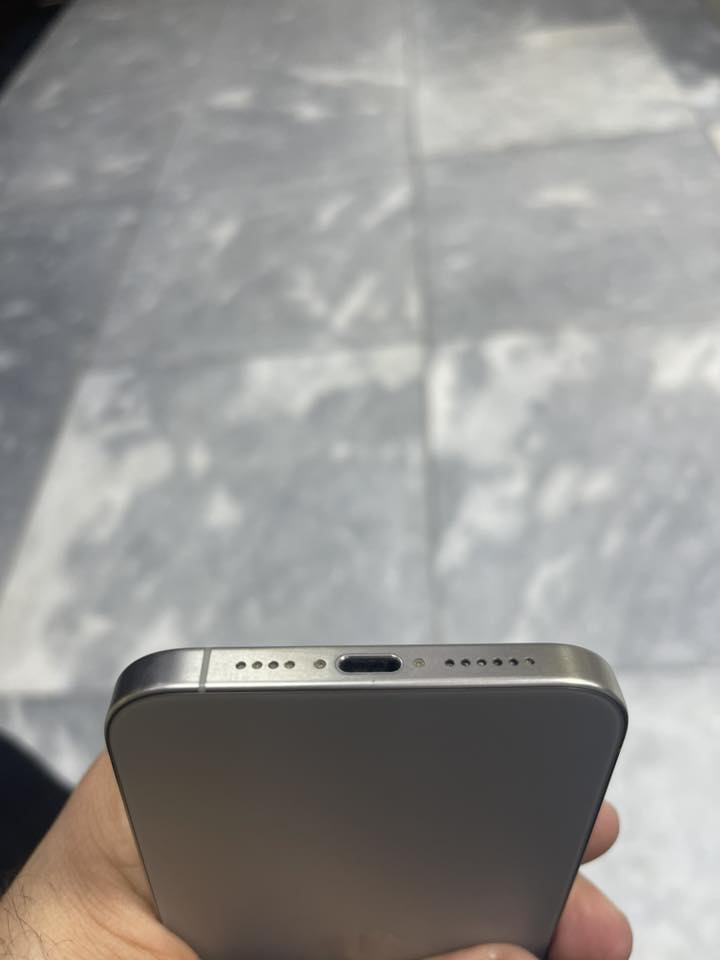 ايفون 15 نظافه ‎%‎100
شرق اوسط AAA 

ذاكره 256 بطاريه 86

سعر مليون و 100 

مكان نجف 
***********
