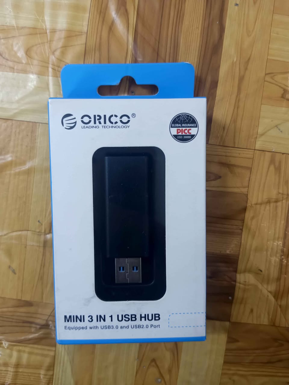 للبيع: هارد خارجي ADATA سعة 1 تيرابايت (بالة أمازون) + هدية قيّمة 🎁
السلام عليكم،
أعرض لكم هارد خارجي مستعمل من شركة ADATA المعروفة، سعة 1 تيرابايت (HDD).
📌 تفاصيل ومواصفات الهارد:
الحالة والمصدر: مستعمل (بالة أمازون). الهارد أصلي، نظيف، وشغال بكفاءة تامة.
التصميم: يأتي بغلاف مطاطي قوي (كما هو موضح بالصور) مصمم خصيصاً لحماية الهارد وبياناتك من الصدمات والضربات.
المساحة: 1 تيرابايت، مساحة ممتازة جداً لتخزين ملفاتك، مشاريعك، أو ألعابك.
🎁 الهدية المرفقة (مجاناً مع الهارد):
موزع منافذ (USB Hub 3 in 1) من شركة ORICO الأصلية. قطعة عملية جداً توفر لك منافذ إضافية (USB 3.0 و USB 2.0) لربط الماوس، الكيبورد، أو الفلاشات الإضافية بحاسوبك بكل سهولة.
💰 السعر: 85 ألف دينار.
العرض ممتاز جداً مقارنة بنظافة القطع والهدية المرفقة معها.
الجاد بالشراء يتفضل يراسلني على الخاص أو يترك تعليق وسأقوم بالرد عليه. الفلوجة, الأنبار


**إذا كنت صاحب هذا الإعلان وتريد حذفه لأي سبب، رجاءا أرسل رسالة إلى الدعم الفني**