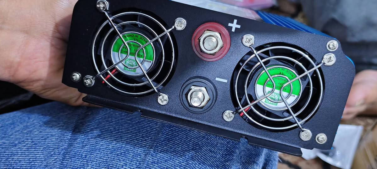 سلام عليكم عاكسه اصليه   للبيع السعر خاص او استفسار على رقم  خاصه ابراج بلي  بيسي ***********
