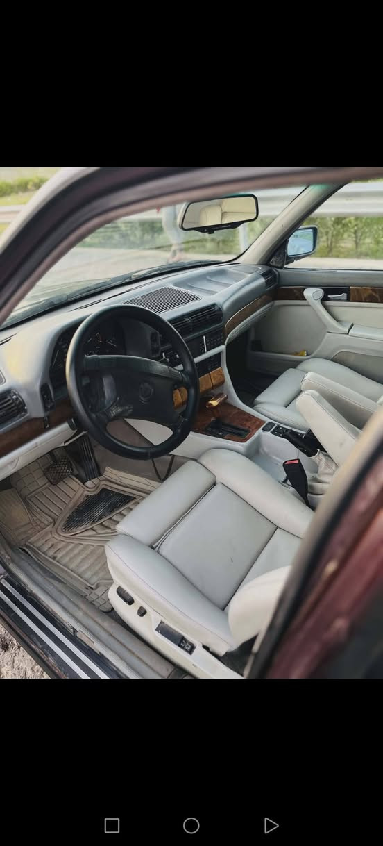 بي ام موديل 730 موديل 1993
كاملة فول مواصفات
تدفئة تبريد
محرك كير شرط
كشنات جلد غرفة كاملة بلون ابيض
اكسن قفل
بردات كهرب فتحة سقف
رقم بغداد الاماني
السعر 62 وبيها مجال 
السيارة مو ناقصها كلشي
مكان السيارة موصل 
للاستفسار الاتصال
***********
***********
