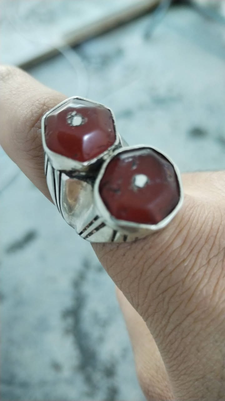 دركه يمانيات قديمات واسعارهن معروفه رايدهن ٢٥٠ يسون ٥٠٠ بس اليعرفهن يقيمهن ***********
