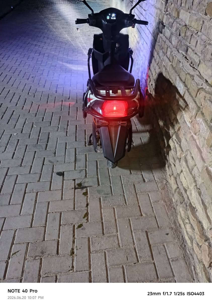 دراجه شحن ست بطاريت مصطر جدد عل فحص دراجه نضيفه كلشي شغال بيهي بك وبارك وياهي صندوق  بصمه عدد ٢ وسويج عدد ٢ نظام سرقه وقفل ستيرن *********** سعر ٧٠٠

