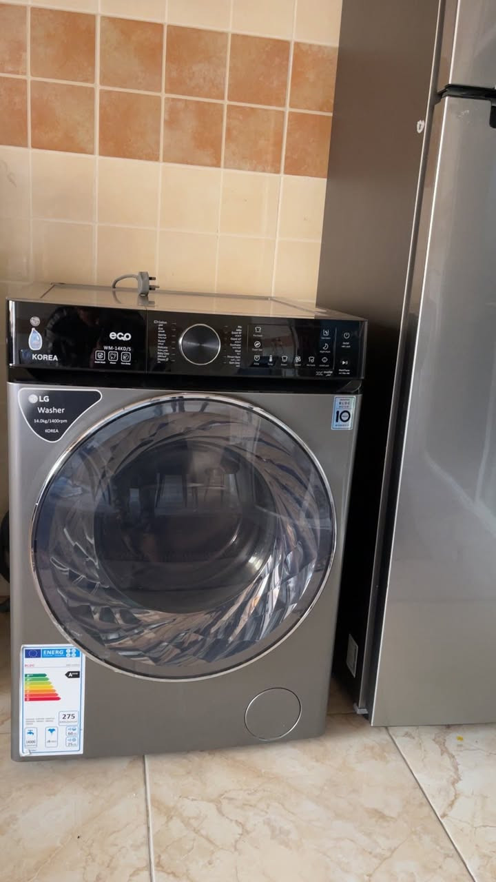 السلام عليكم غسالة lg korea  14 كيلو سعره مناسب 
***********
