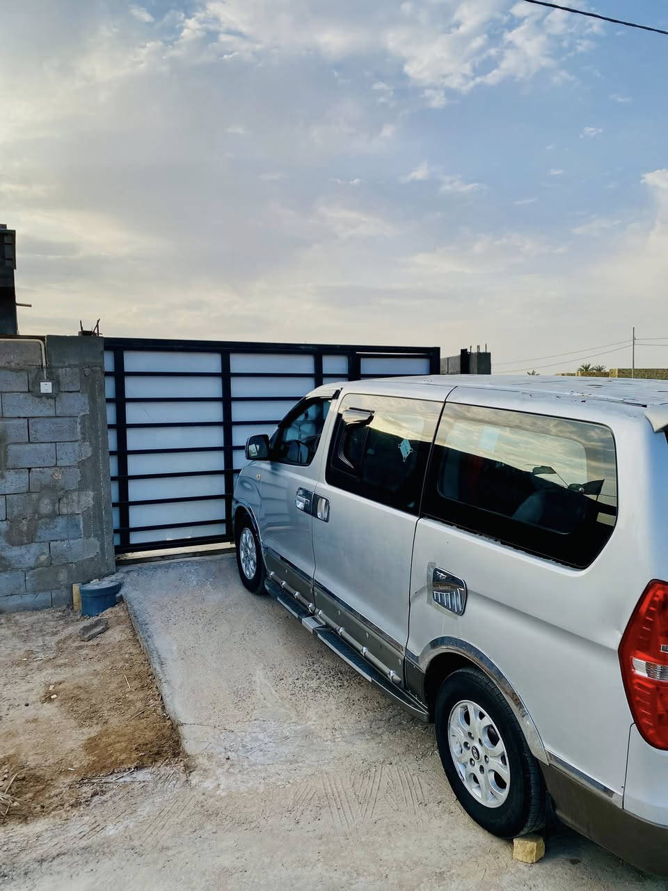 السلام عليكم ستاركس مديل 8 مسكر اصل كير عادي مكينه وكير خير من اللّٰه السيارة ملكوطه من الخياس بيها ضربه خلفية خفيفه السعر 120 رقم الهاتف***********
