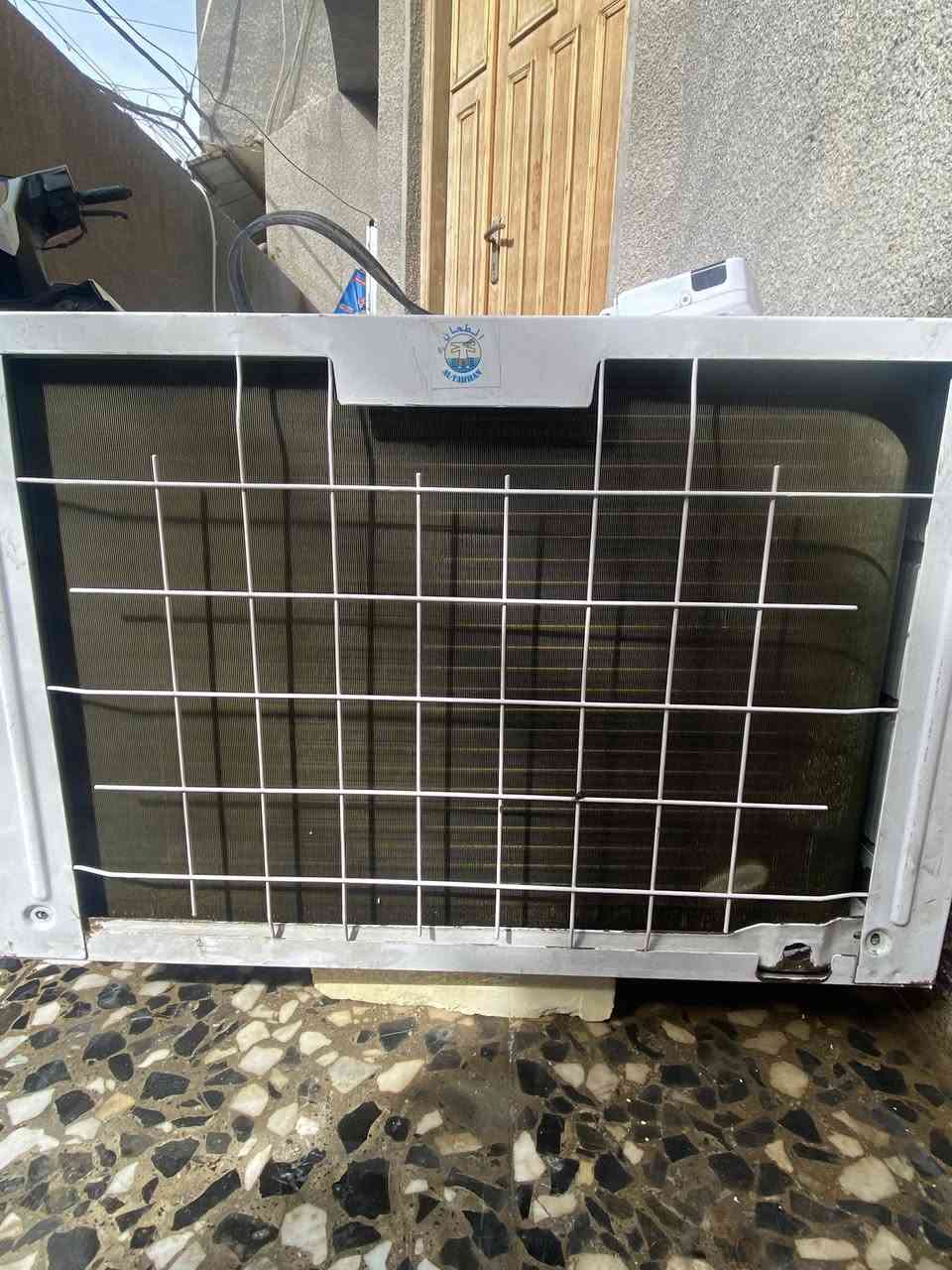 سلام عليكم مكيف ٢طن للبيع جديد مال لعام مداخل ابد تصليح سعر ٢٧٥ بغداد ***********
