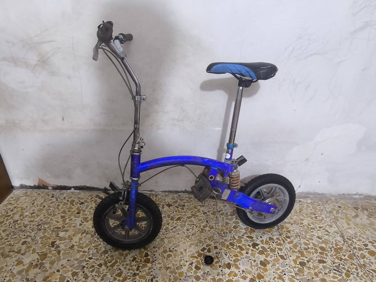 سلام عليكم 

بايسكلات باله جديده ونظيفه 2 كبار و2 صغار 

سعر بلاش 

للاستفسار ***********
