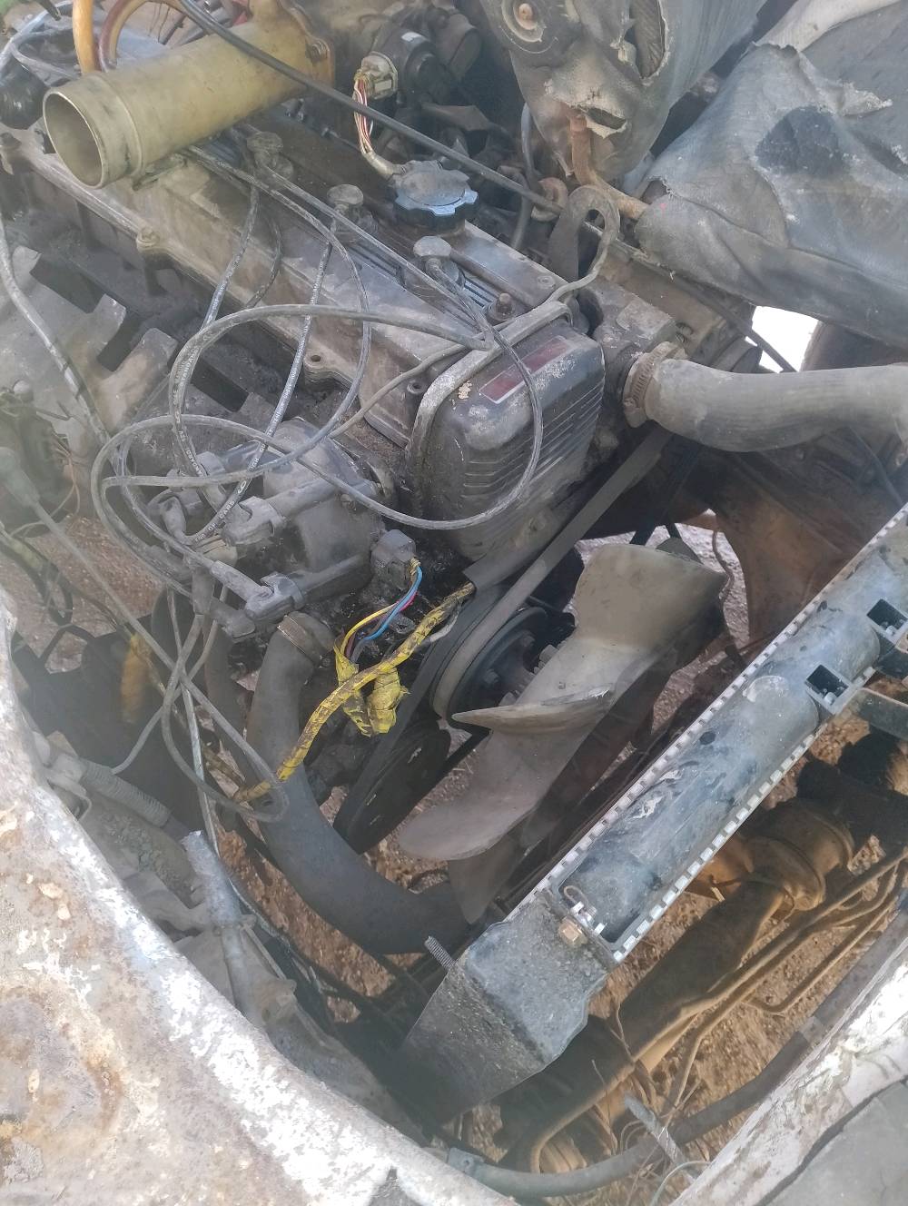 كيه هونداي 14 راكب مكينه ونجي 6 نواقص كهربائيات كلشي شغال اتوماتيك بنزين موديل 96 رقم ابيض بصره راعي موجود بابو الخصيب أبيعها تفصيخ أو كومه حديد 