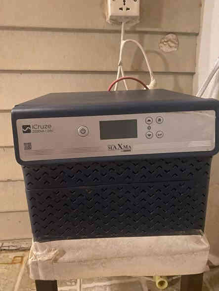 عاكسه لتوليد الكهرباء سعه 10 امبير للبيع جديد للاتصال***********
