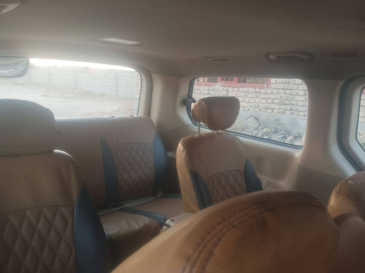 ستاركس موديل 2012 مفتوح ومحور مسكر مكينه 12 سبلاين بيها بنيد مبدل وجاملق كير مكينه اكسل تبريد خير من الله كلها شقاله السياره نقصها بس ترتيبات سعرها 138 وبيها مجال ***********
