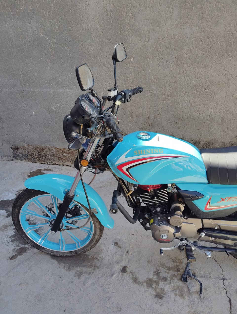 السلام عليكم عندي. دراجه للبيع شاينك موديل 23 جديده السعر 850 وبيه مجال المكان حله  وهذا رقمي ***********
