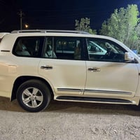لاندكروز VXR • ٨ سلندر • ٧ راكب