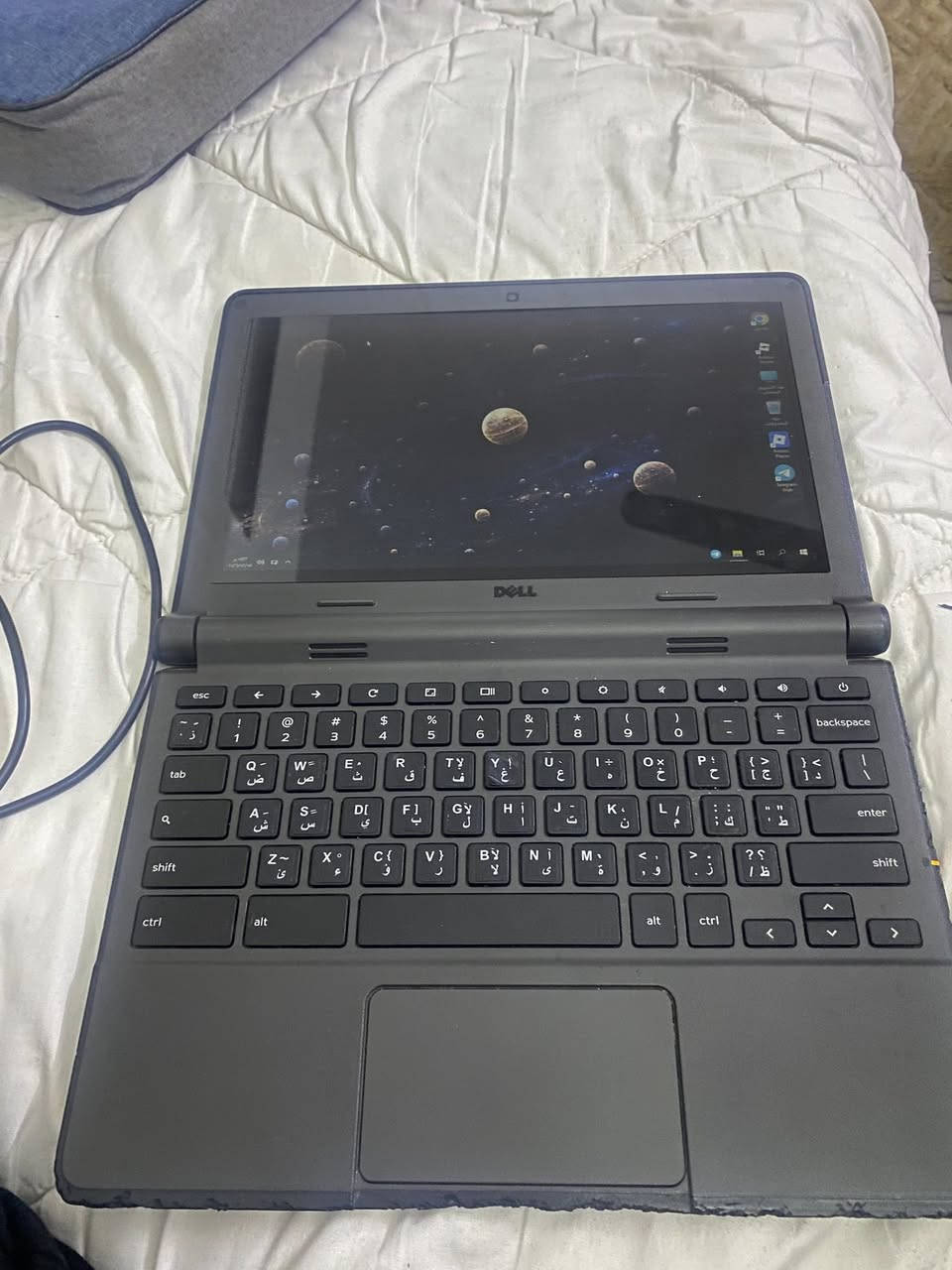 للبيع لابتوب نظيف جدا يشتغل على لمس وايضا بالكيبورد يستخدم للعاب ودراسه ومع ملحقاته شاحن وحقيبه فقط يوجد باطراف لابتوب مثل ما موضح بصوره بس ما ماثر على لابتوب وشغال جدا سعر:60 الف مكان بغداد


**إذا كنت صاحب هذا الإعلان وتريد حذفه لأي سبب، رجاءا أرسل رسالة إلى الدعم الفني**