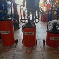 شواحم من شركه JcB اللمريكيه سعره صغيره 65 الوسط 75 الكبيره 85 للطلب 07...
