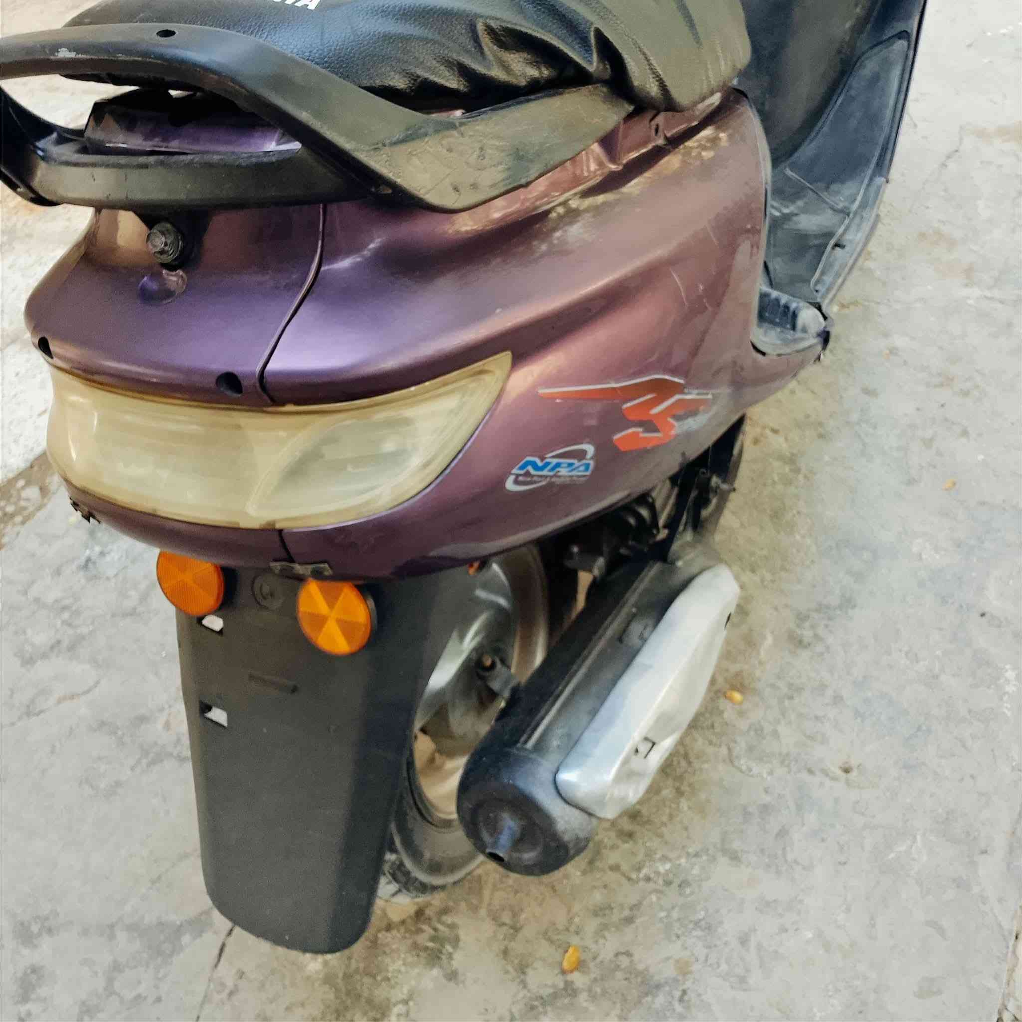 دراجة فراشة نضيفة شلعتها فول كاملة نقصها بس باتري وتشتغل سلف وكهربائيات 
 رايدها ب 275 مكاني طهمازية 
***********
