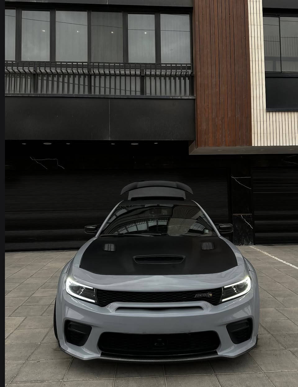 السلام عليكم

سكات باك موديل 22  لون مميز

فول مواصفات للاخير :   رقم بغداد

فتحة(سلايد روف )

داخل لون احمر كنتاره 

ستيرن تدفئة + كهرباء

كشنات كنتارا وجلد + كهرباء + خزن

كشنات تدفئة تبريد

رادارات جانبية

نقطة عمياء

ستسم صوت هارمن كاردن + دمام خلفي

مري قلاب

رادار امامي + توقف ذاتي 

نظام لاين كنترول يقفل التايرات الامامية وباقي مواصفات الدوج المعروفة

ويالة ريد آي اصلي

برمجة سيقتي استعمال يومي

ولف حماوة ريسنك 

بلكات ريسنك 

السيارة بيها صبغ جاملغ امامي وبنيد فقط 

السيارة جاهزة للاخير ربع دينار ماتصرف عليها السيارة 

سعرها اتصل 375 

للاستفسار : ***********واتساب. فقط
