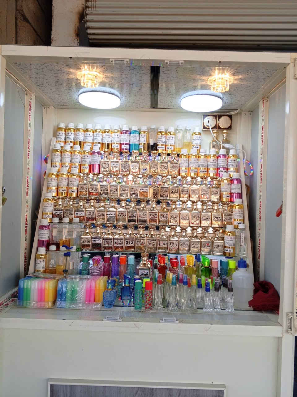 #افتتاح_مشروع

بسم الله وعلى بركة الله 
اعلن لكم عن افتتاح عطور وروائح #الشموخ

#الشموخ_للعطور_الزيتيه_الفرنسيةوالانكليزيه

اجود انواع العطور وافخم الخلطات تجدونها عند عطور الشموخ

الاسعار من 1000 الى 20,000 الف دينار

زوروا موقعنا الكائن في قضاء الحويجه سايدين العلوة مقابل مجمع الخطاط عيدان المعماري 

للاستفسار اكثر الاتصال على 
***********
