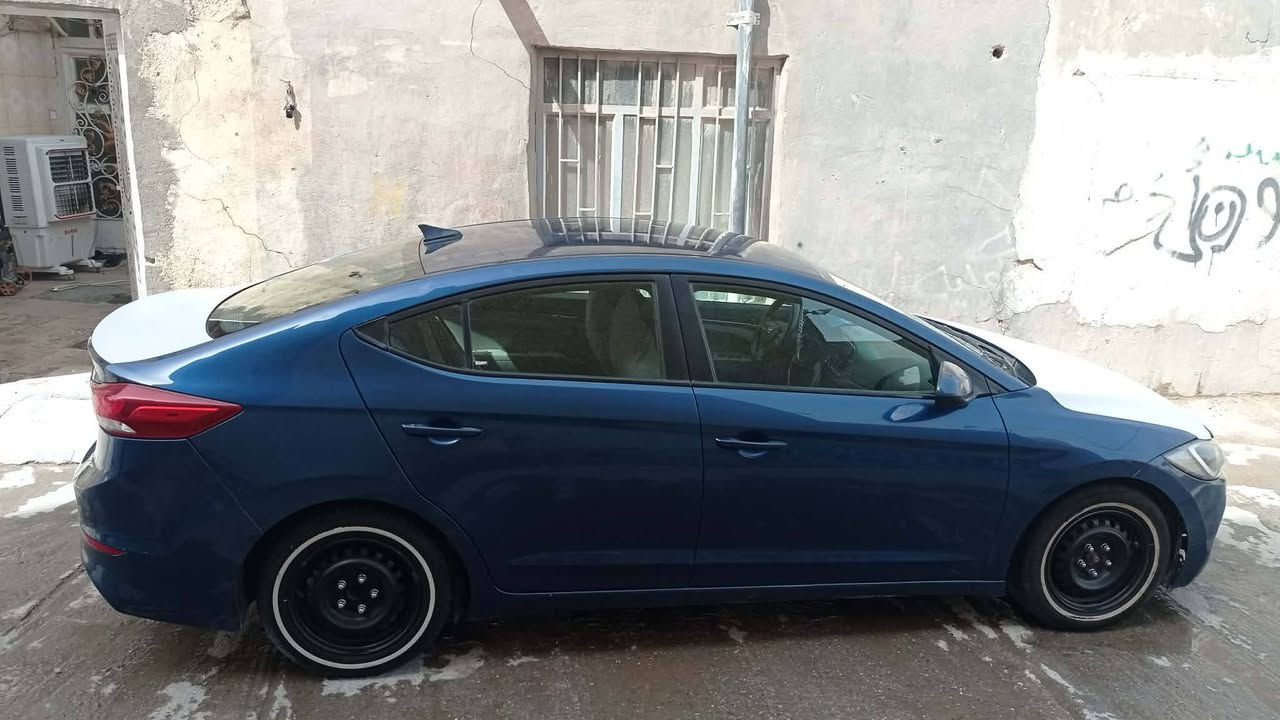 السلام عليكم
النترى للبيع موديل 17امريكيه 
بيه 4قطع  
للاستفسار الاتصال على الرقم 
***********
